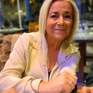 Stéphanie Marcos  Saint-Mitre-les-Remparts, , Maitre Praticien en Hypnose Méthode Coalix®